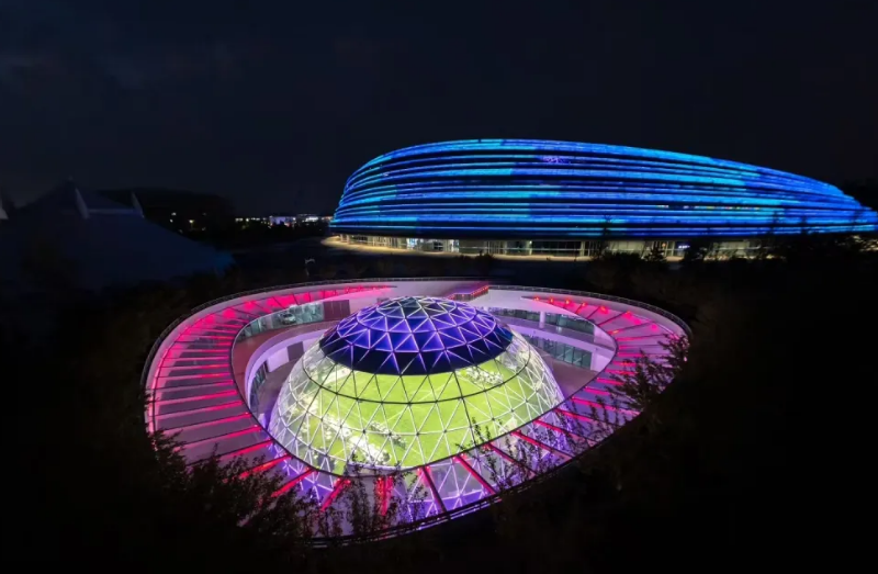 全球首個(gè)，正式啟用！利亞德LED炫彩點(diǎn)亮“熊貓眼”