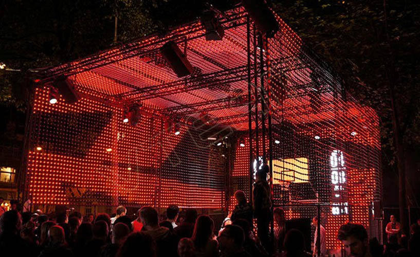 荷蘭露天體育館耐克發(fā)布會 LED軟屏MJ4-P100