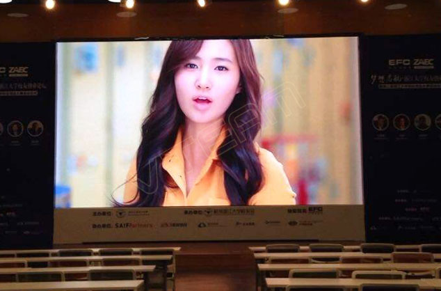 小間距LED顯示屏應(yīng)用4大領(lǐng)域及發(fā)展趨勢(shì)分析