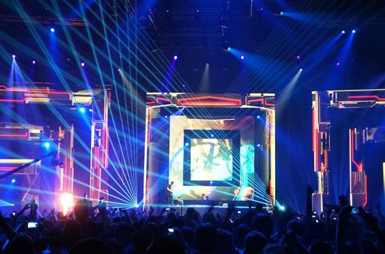 舞臺LED顯示屏特點(diǎn)及三大分類