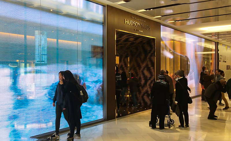 美國紐約哈德遜城市廣場櫥窗透明屏項(xiàng)目