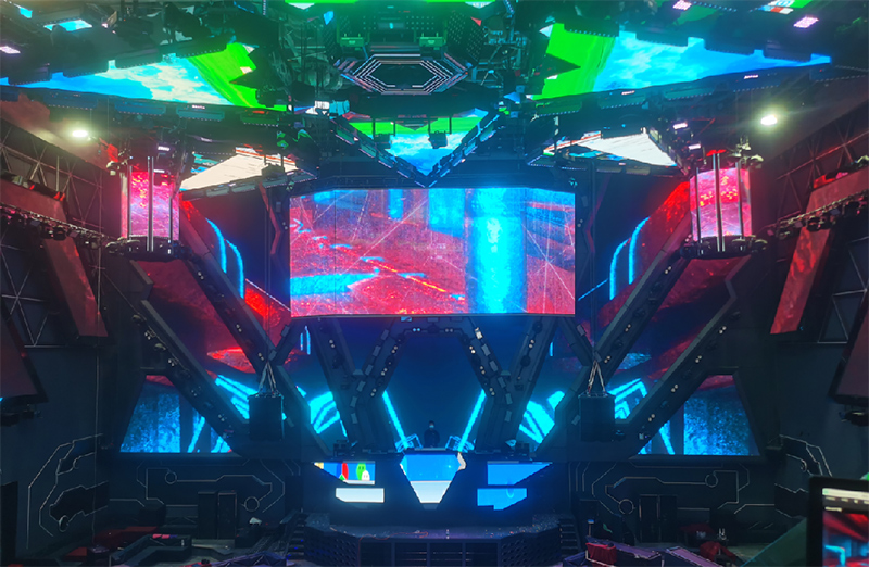 河南商丘Monica莫妮卡酒吧LED透明屏項(xiàng)目